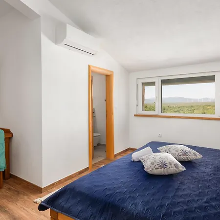 Perva By Interhome Casa vacanze Oklaj