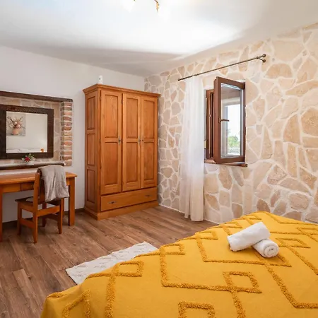 Perva By Interhome