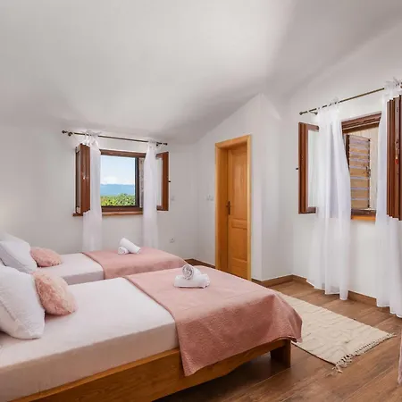 Perva By Interhome *