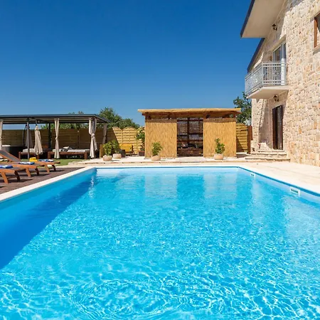 Perva By Interhome 度假居