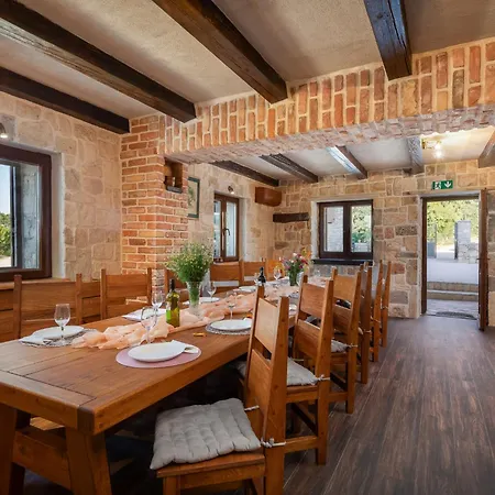 Perva By Interhome Casa vacanze Oklaj