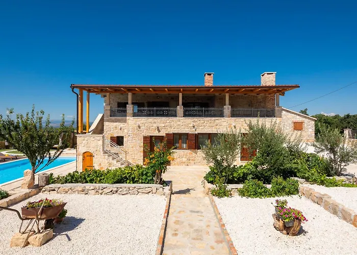 Perva By Interhome Oklaj